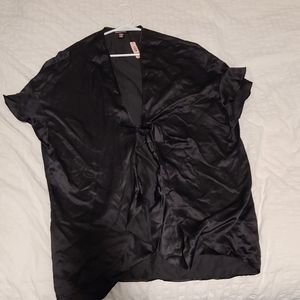 Short sleeve robe